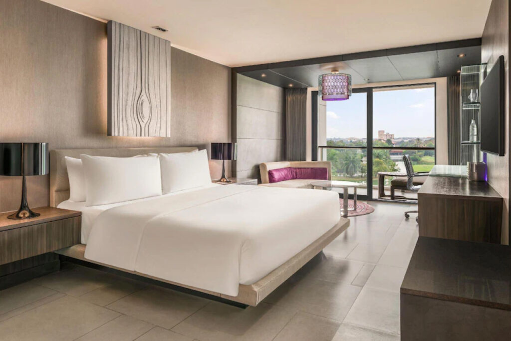 Hilton Bangkok Suvarnabhumi Golf Resort room spacious golf resort stay