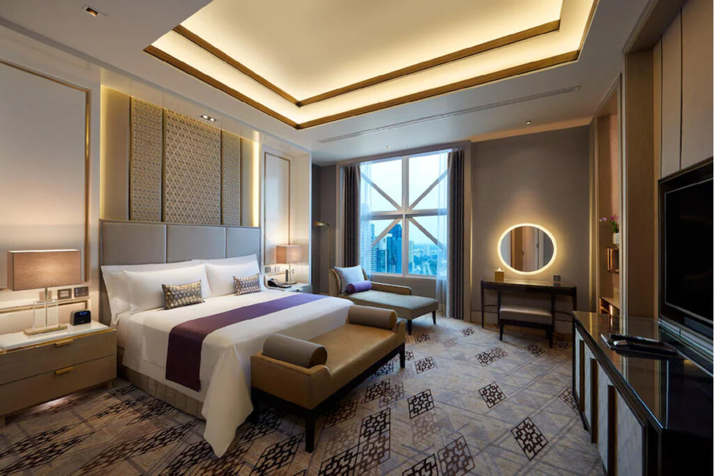 Sheraton Grande Sukhumvit Bangkok room elegant luxury interior