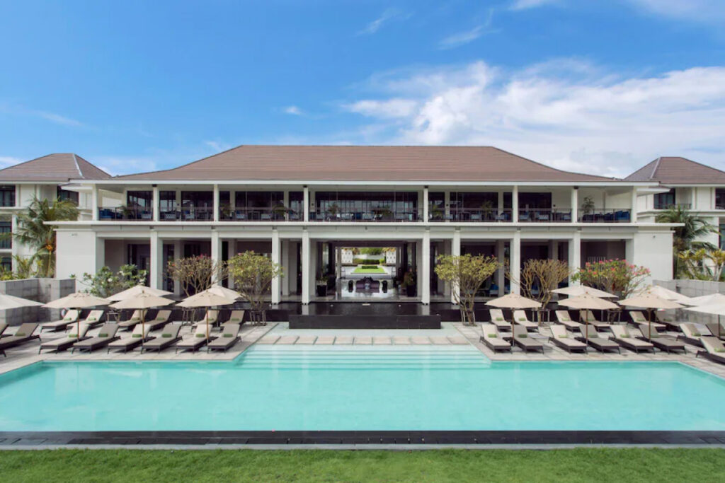 U Sathorn Bangkok hotel exterior peaceful garden style