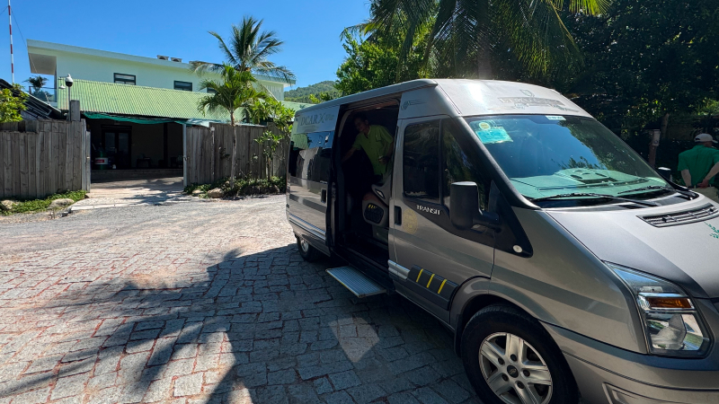Private limousine airport transfer from Cam Ranh Airport to L'Alya Ninh Van Bay Vietnam